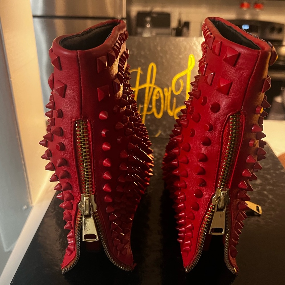 Lust for Life shark boot - Picture 3 of 5
